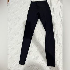 Lululemon wunder under